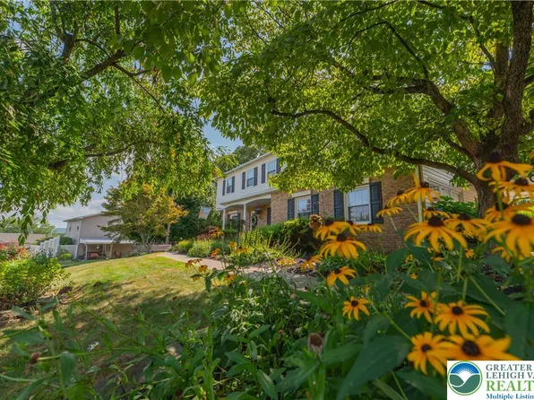 1714 W Furnace St, Emmaus, PA 18049