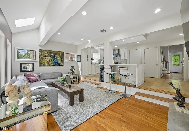 12 Lee Rd — Photo 1
