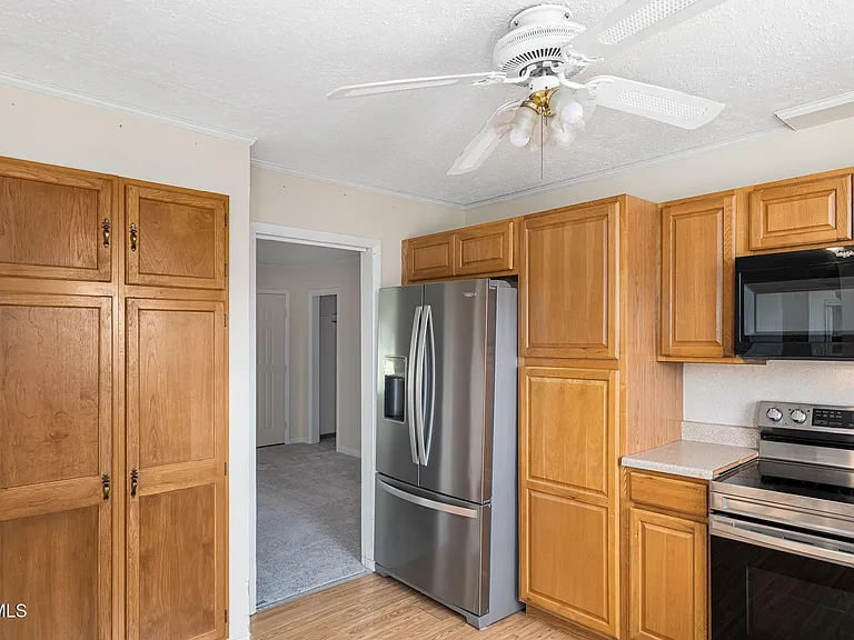 371 Oak Hill Cir — Photo 15