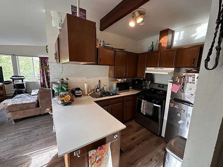 933 NW 60th St #B — Photo 2