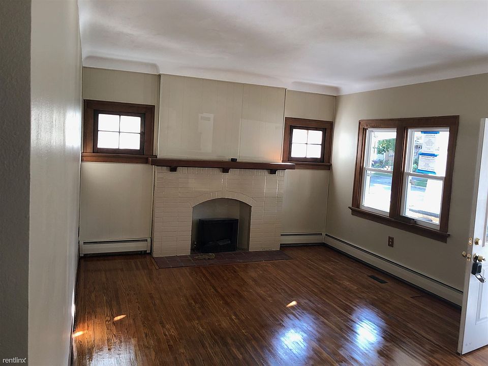 Livingroomfireplace