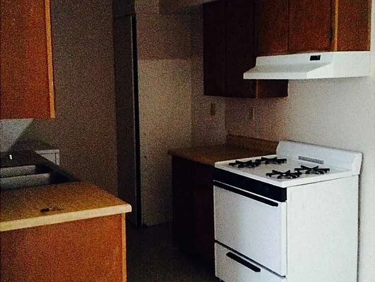 1905 Karen Point #SUE1 — Photo 2