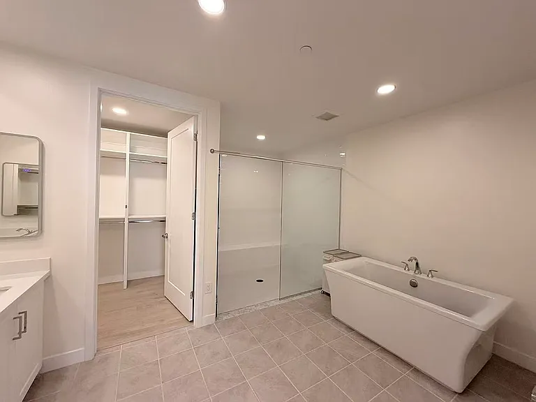 1300 Rivington — Photo 10