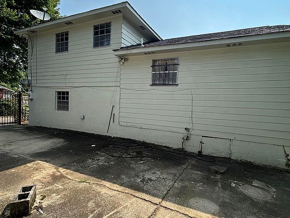 2nd image of 600 Avenue U