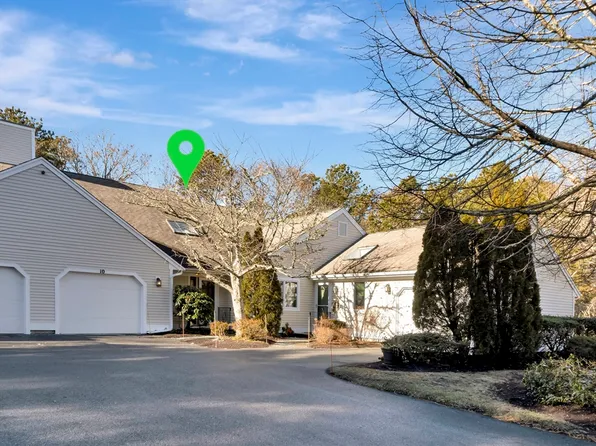 10 Kettle Ln Unit 10, Mashpee, MA 02649