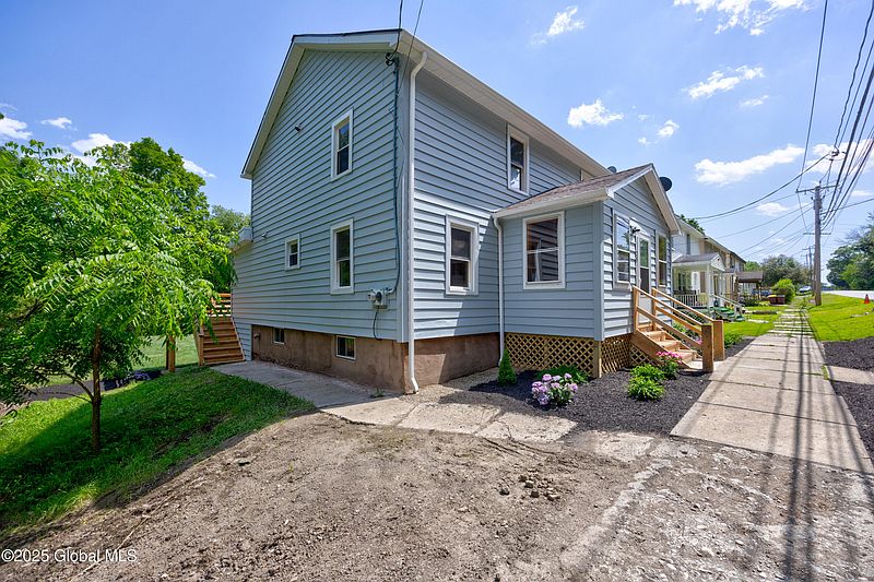 4th image of 28 Gates Avenue