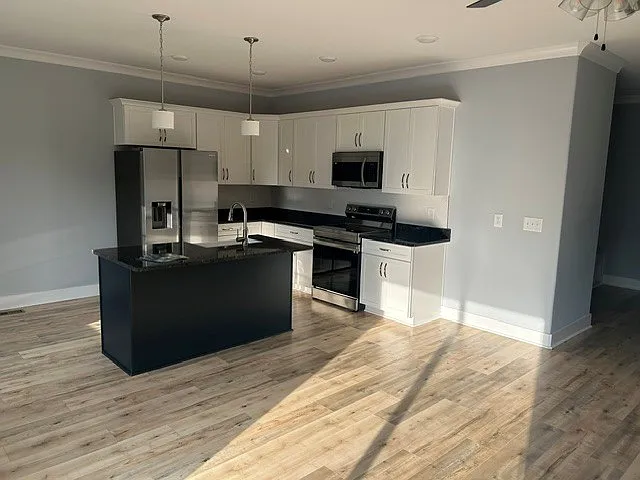 3 bed, 2.5 bath, 1517 sqft, $1,800 — Photo 2
