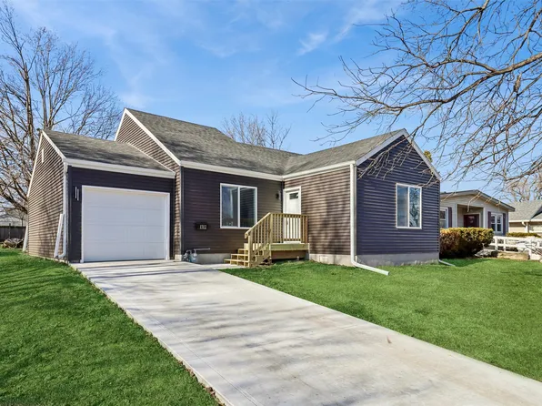 1312 E 25th Ct, Des Moines, IA 50317