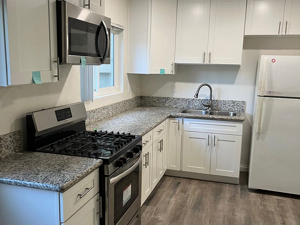 1st image of 620 N Marengo Ave #2
