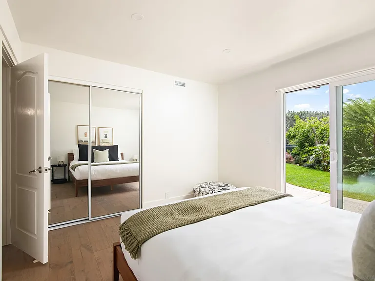 2452 Azure Coast Dr — Photo 30