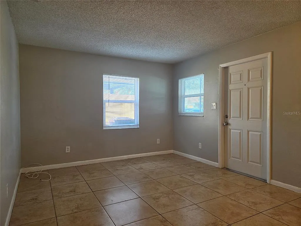 2 bed, 1.0 bath, 752 sqft, $1,400 — Photo 4