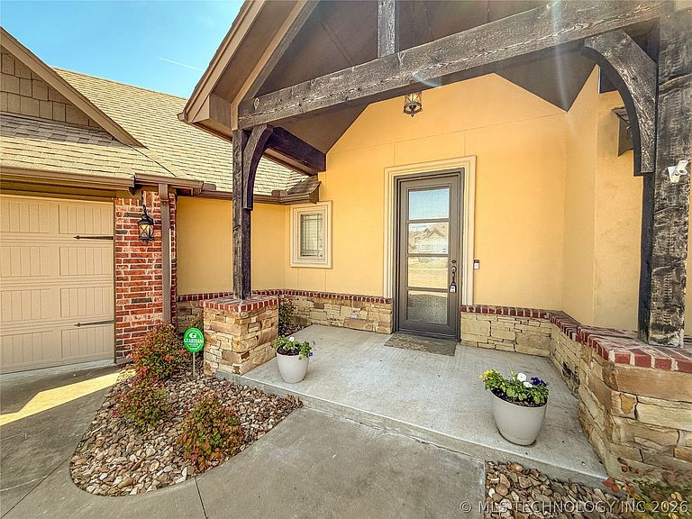 Listing photo 4