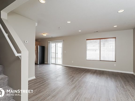 5th image of 72 N Montrose Ln