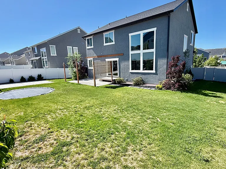1692 W Quailhill Rd — Photo 3