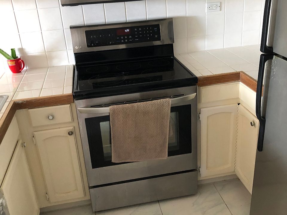 2nd image of 75-5782 Kuakini Hwy APT 411