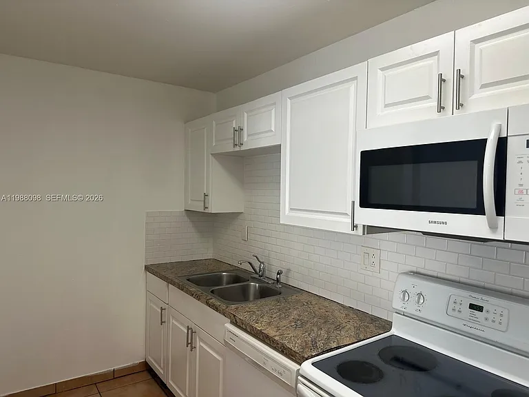 4500 NW 79th Ave #2B — Photo 4