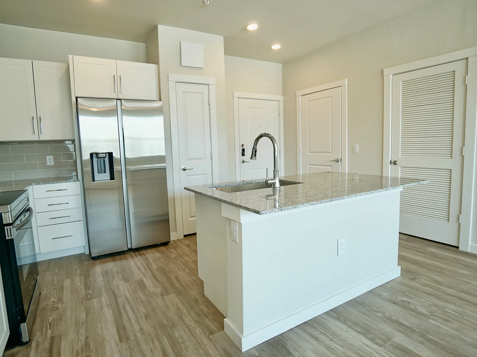 1 bed, 830 sqft, $1,045 — Photo 4