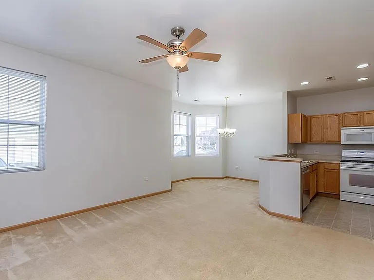2305 Aurora Dr #1 — Photo 4