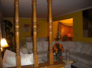 4 Swan Cir, Bolingbrook, IL 60440