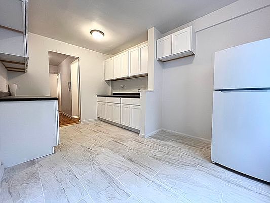 1st image of 860 E 18th St APT 4E