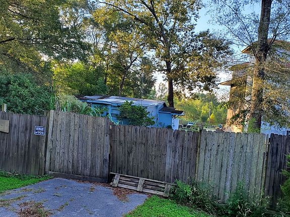 3rd image of 19076 Acorn Hill Dr