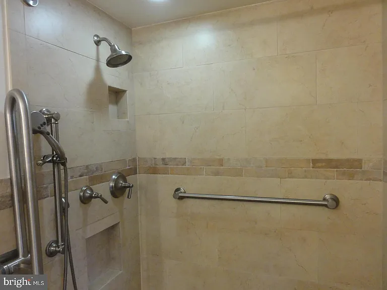 7029 Woodley Ln — Photo 17