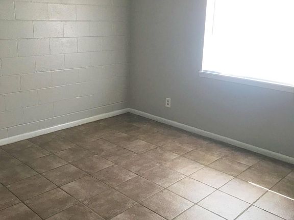 5th image of 272 Edgewood Ave APT 10