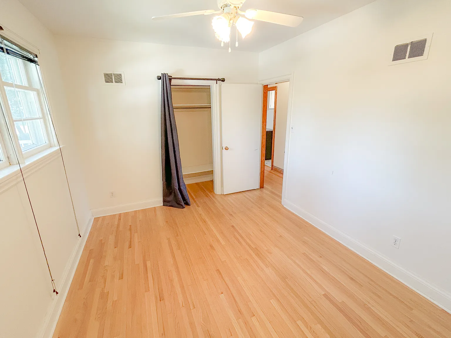 2712 Sinton Avenue — Photo 4