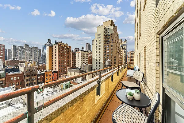 Rented by Vector New York, LLC | media 106