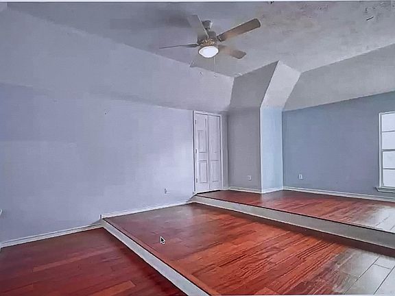 3rd image of 23106 Lakewind Park Ct