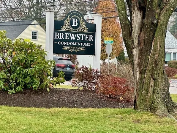49 Brewster Rd APT C, Glastonbury, CT 06033