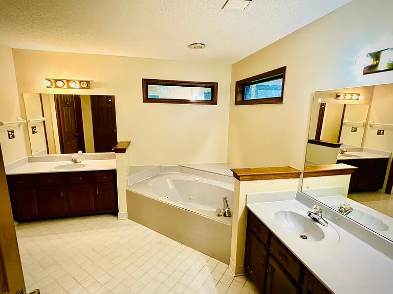 578 Winford Dr — Photo 15
