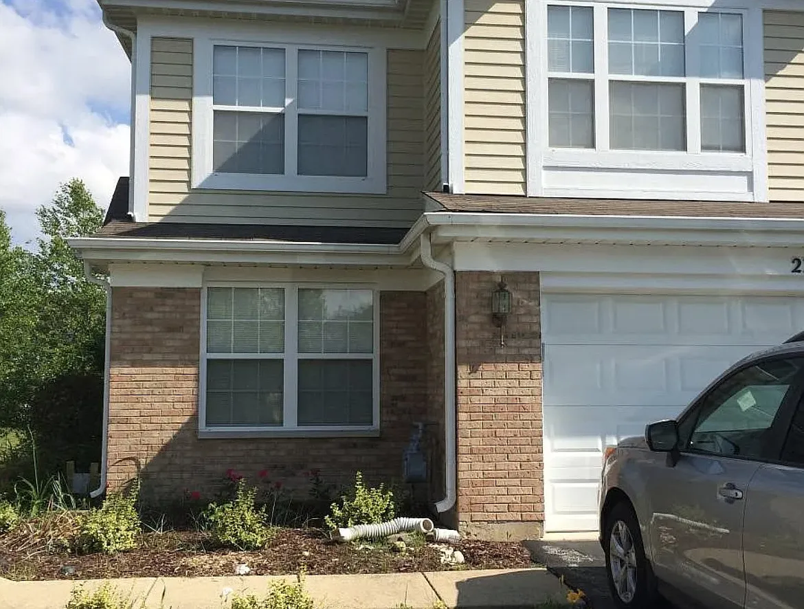 3 bed, 2.5 bath, 1755 sqft, $2,800 — Photo 3