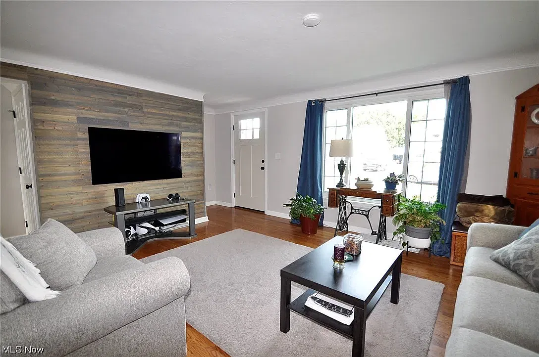 3 bed, 1521 sqft, $2,200 — Photo 3