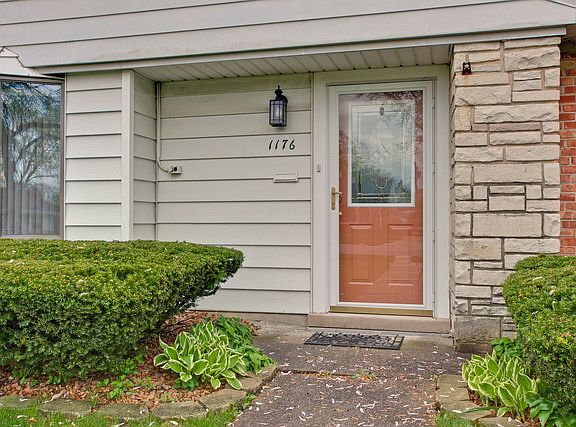 3rd image of 1176 W Grant Dr