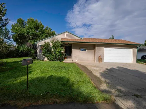 708 S 16th St, Worland, WY 82401