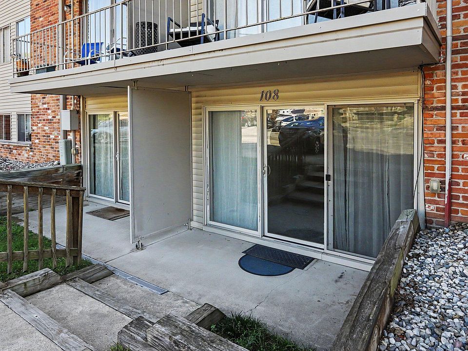 1st image of 742 W Kilgore Rd APT 108