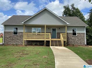 1129 13th Ct, Pleasant Grove, AL 35217