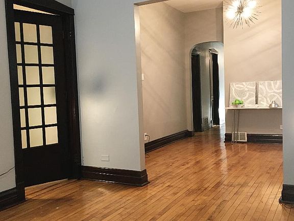 2nd image of 912 N Richmond St #2F