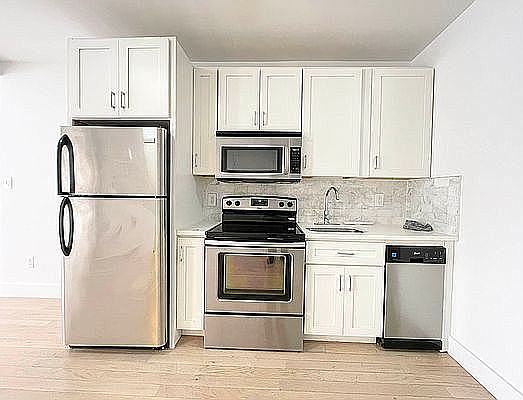 3rd image of 424 E 117th St APT 3