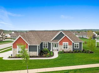 1305 Mohican Trl, Waukesha, WI 53189