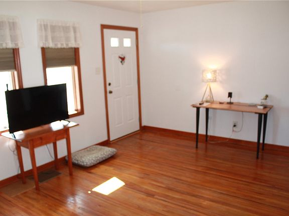 2nd image of 1412 W Grand Ave