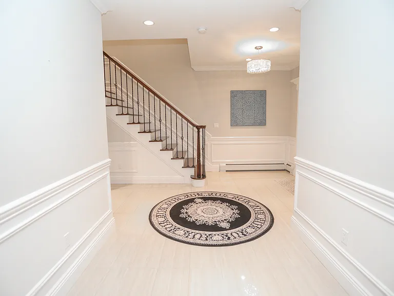 296 Forest Rd — Photo 4
