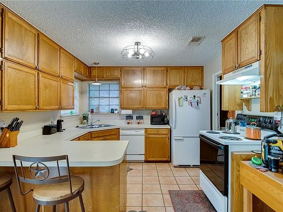 3rd image of 3106 Pueblo Trl