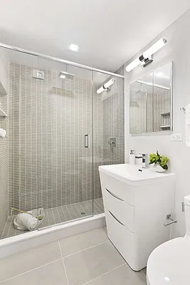 Sold by Compass | media 22