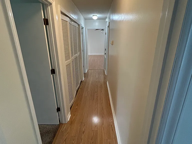 410 Riverton Ct — Photo 7