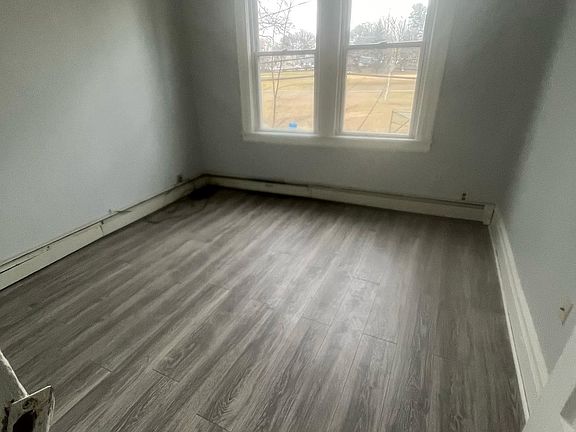 4th image of 90 N Park St #1L