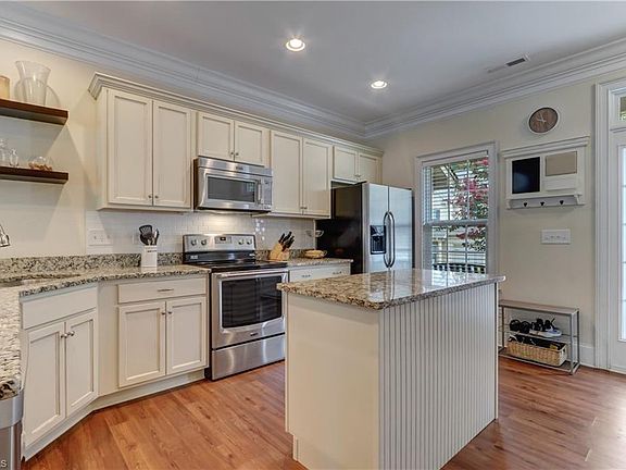 4th image of 15 Pisgah Forest Cir