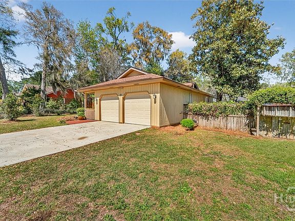 2nd image of 10 Levee Road