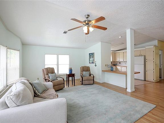 4th image of 1219 Barefoot Circle